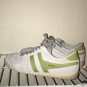 Size 7W Gola Tennis Shoes